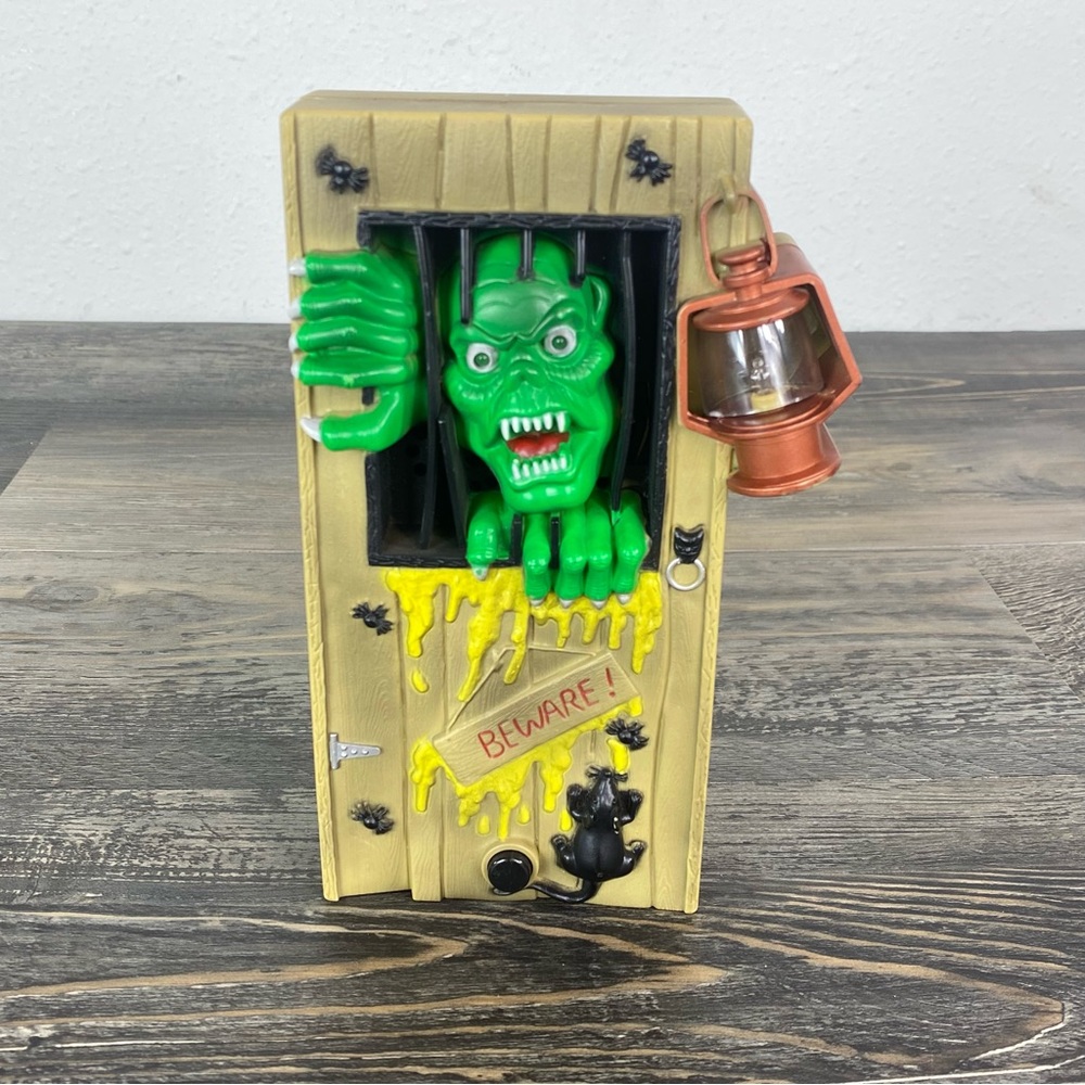 Vintage Toy State Halloween light up with sound door bell toy